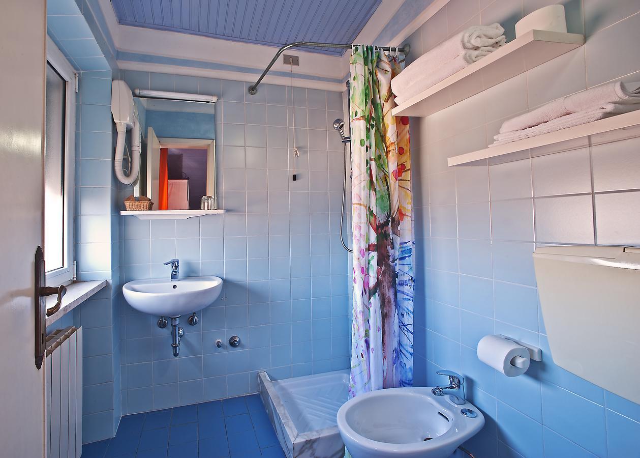 Hotel Luciana Marina di Massa Buitenkant foto